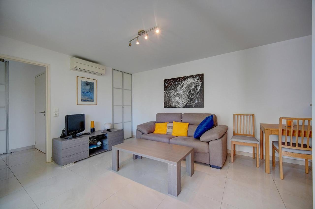 2 Pieces Moderne Avec Terrasse Et Parking A 3mn Des Plages !l- A1b230 Appartement *