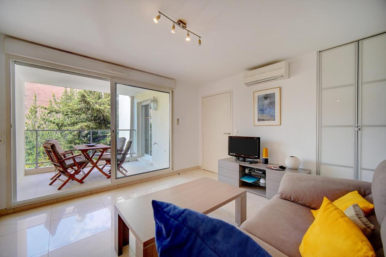 Appartement 2 Pieces Moderne Avec Terrasse Et Parking A 3mn Des Plages !l- A1b230