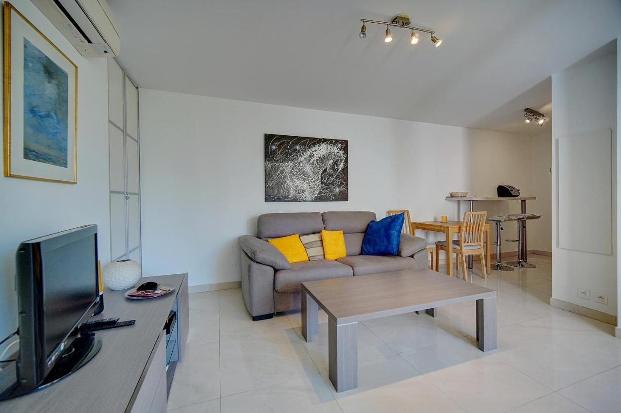 2 Pieces Moderne Avec Terrasse Et Parking A 3mn Des Plages !l- A1b230 Appartement *